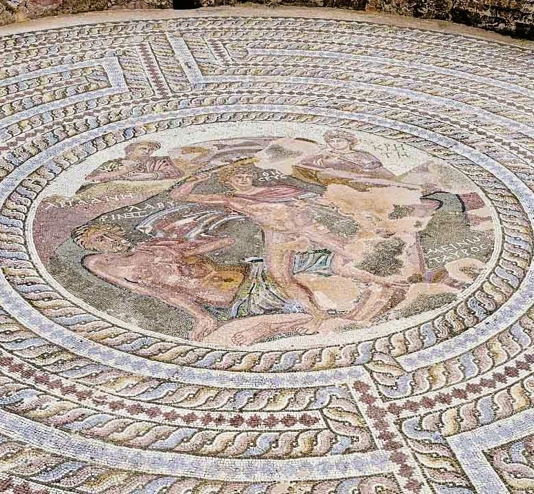 Kipar, mozaici Pafos, Tezeja kako ubija Minotaura u lavirintu